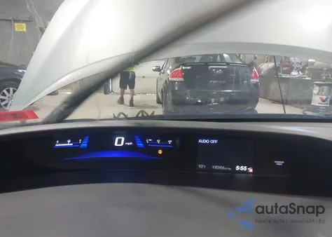 2013 Honda Civic Hybrid z USA, uszkodzony, nr VIN 19XFB4F25DE204049